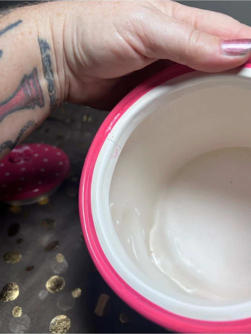 Hello Kitty vibrant hot
